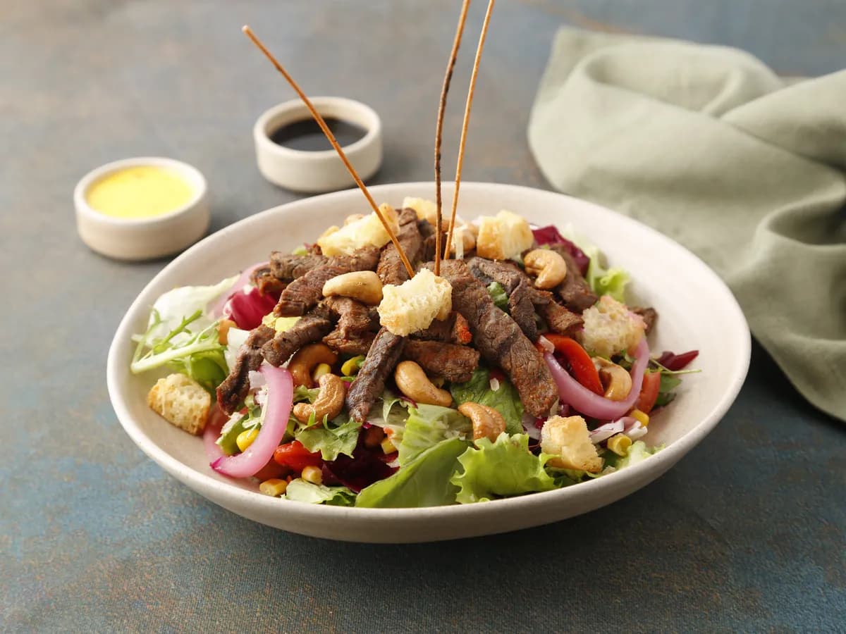 Biftekli Salata
