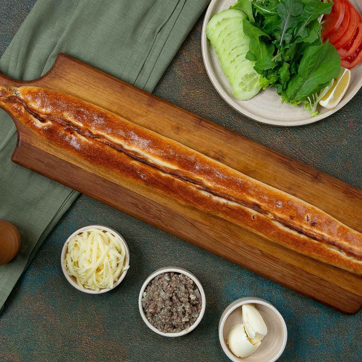 Kapalı Kıymalı Pide