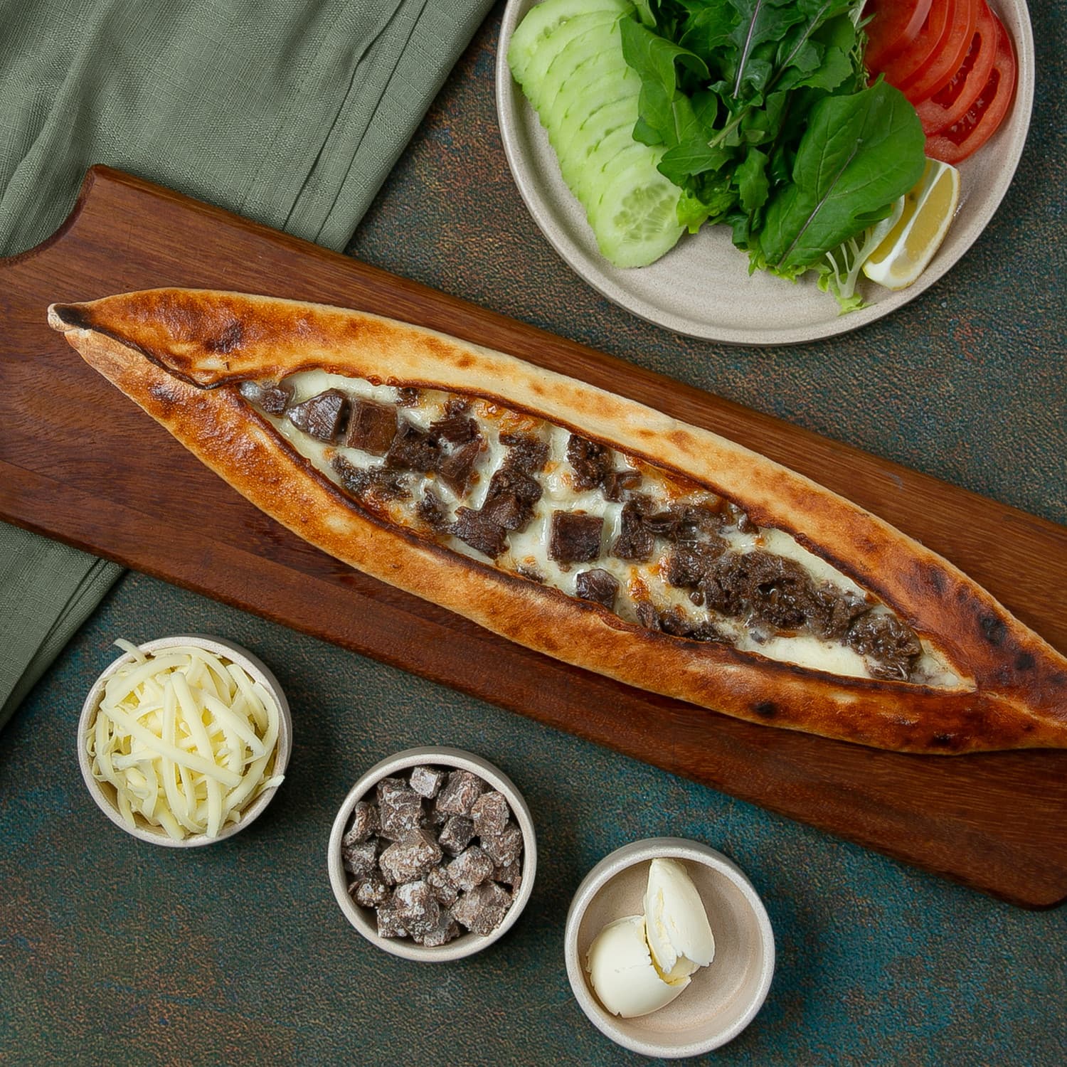 Kavurmalı Kaşarlı Pide