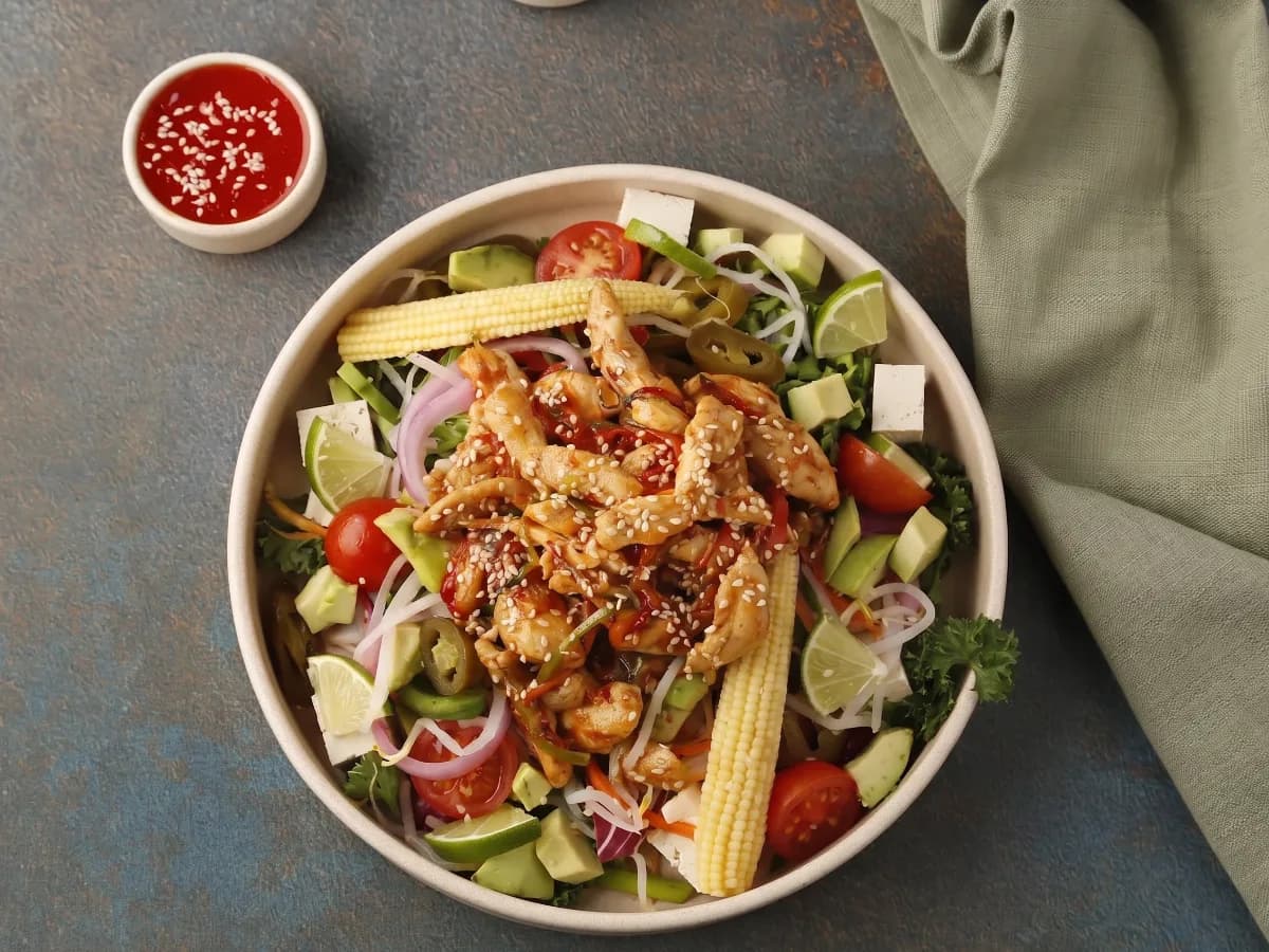 Thai Soslu Tavuklu Bowl